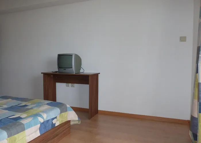 Gardenia Hills Готель