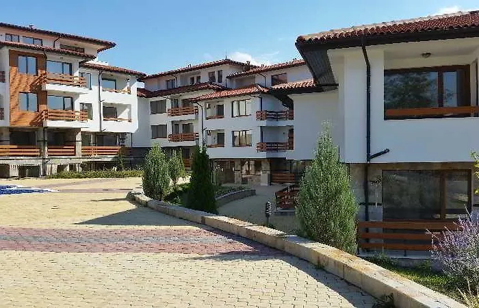 Готель Gardenia Hills 3*