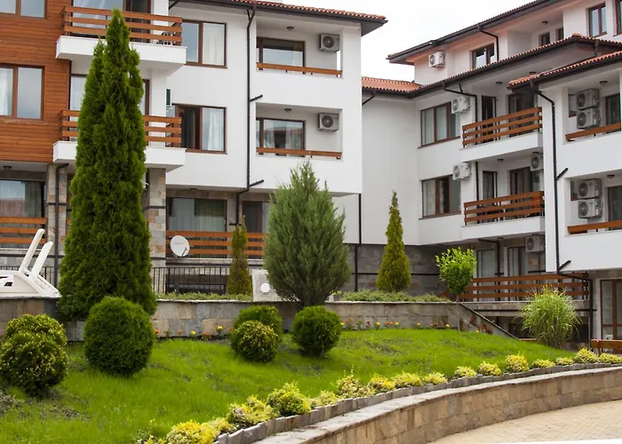 Gardenia Hills Готель