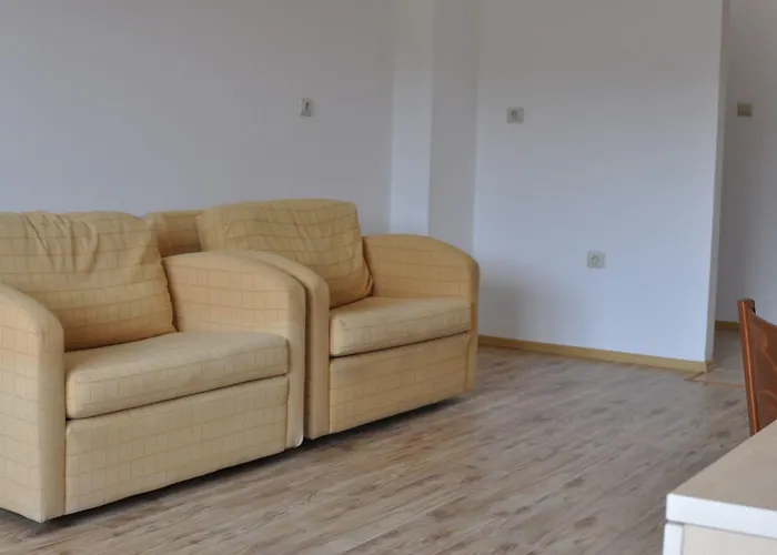 فندق Gardenia Hills 3*