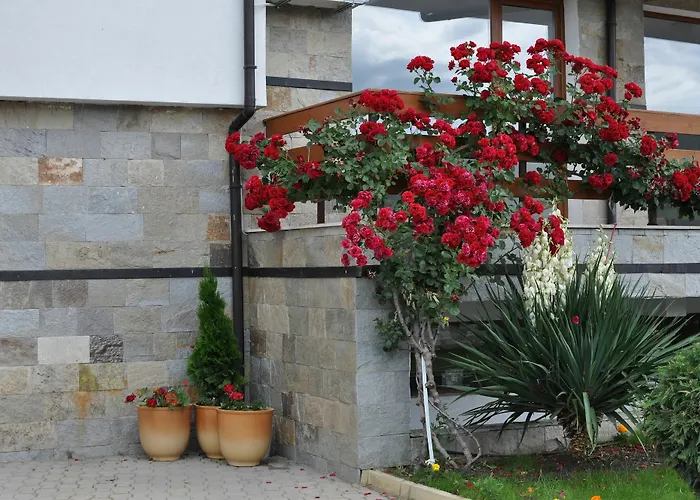 فندق Gardenia Hills 3*