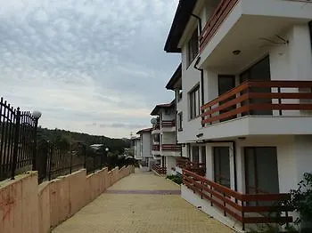 Gardenia Hills Отель